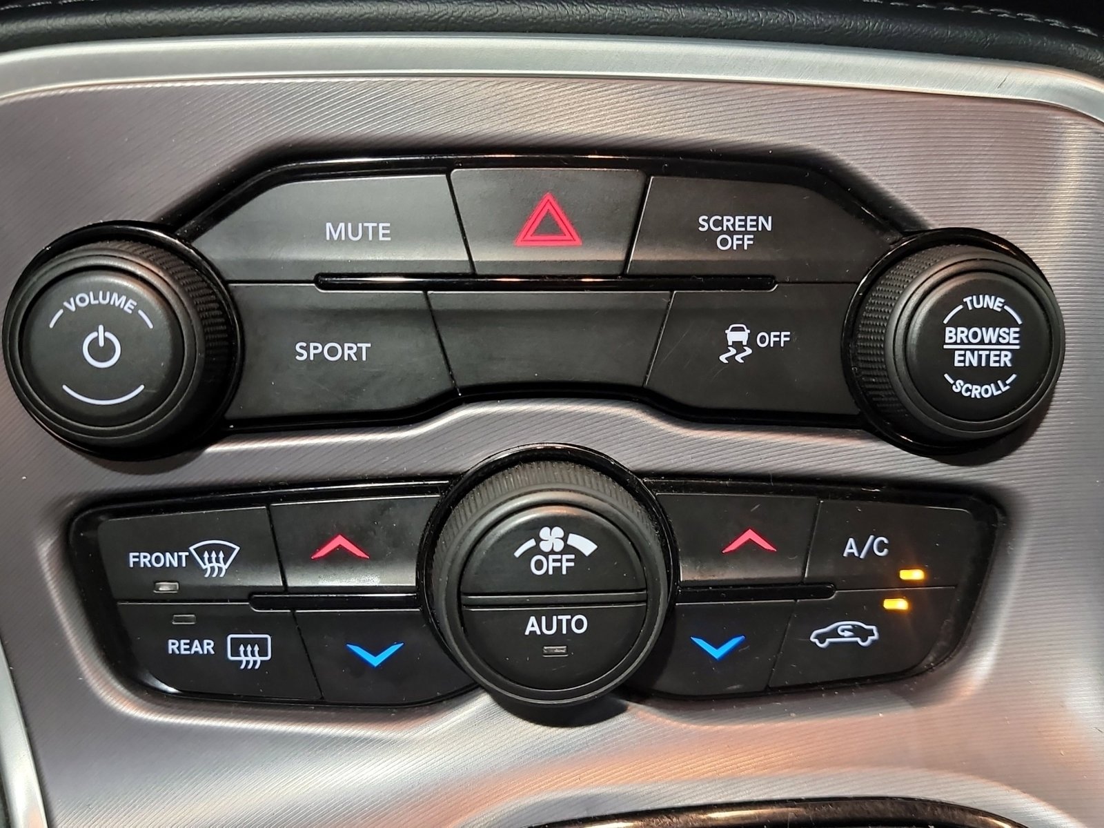 Used 2021 Dodge Challenger SXT image 21