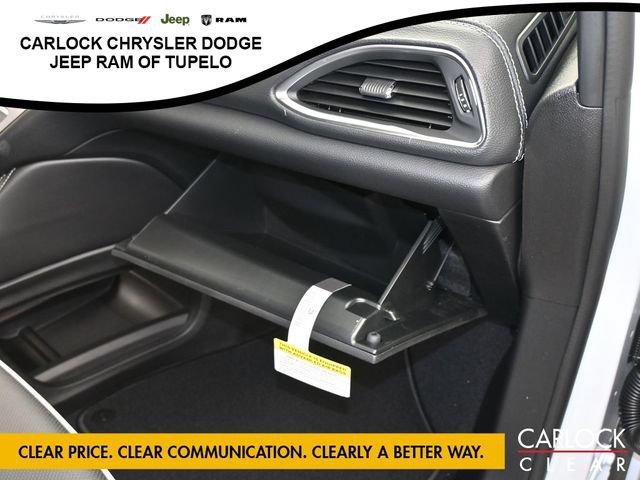 New 2026 Chrysler Pacifica Limited w/ Uconnect Theater Family Group FWD image 50