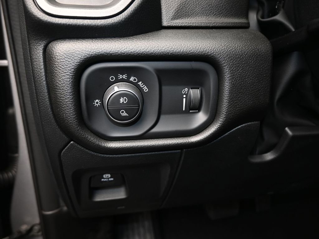 New 2026 RAM 1500 Classic Warlock image 26