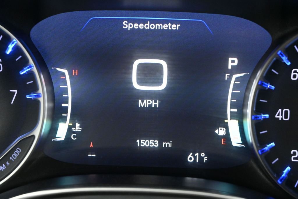 Used 2025 Chrysler Pacifica Limited FWD image 16