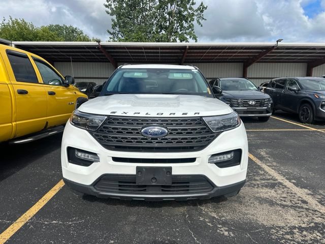 Used 2024 Ford Explorer XLT w/ XLT Sport Appearance Package AWD/4WD image 22