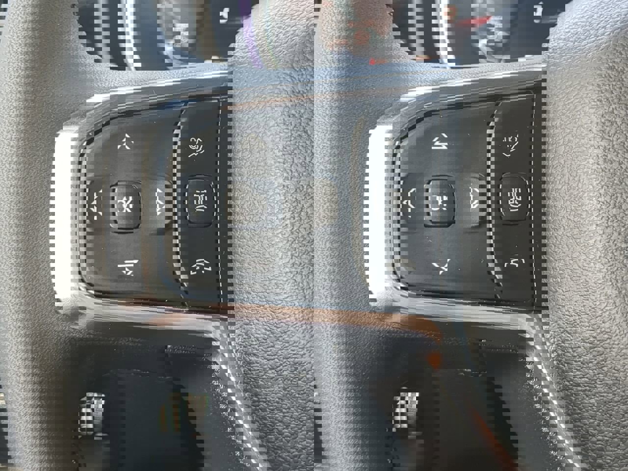 Used 2025 RAM 3500 Laramie image 23