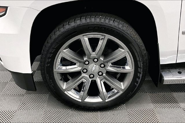 Used 2019 Chevrolet Tahoe LT w/ LT Signature Package AWD/4WD image 10