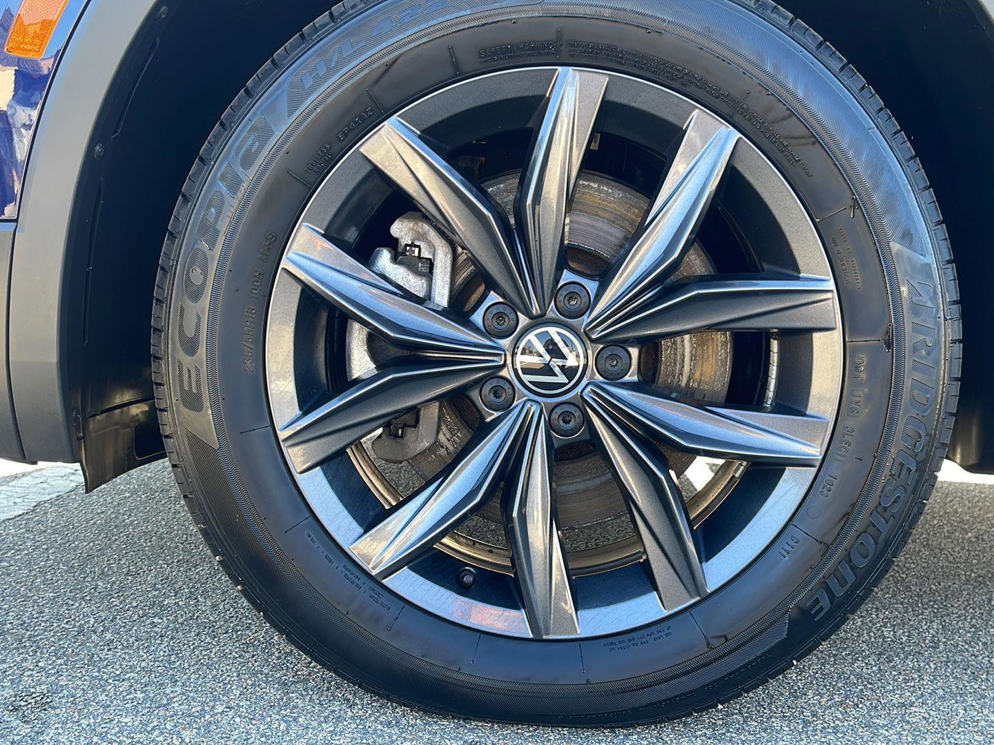 Used 2023 Volkswagen Tiguan SE w/ Panoramic Sunroof Package image 10