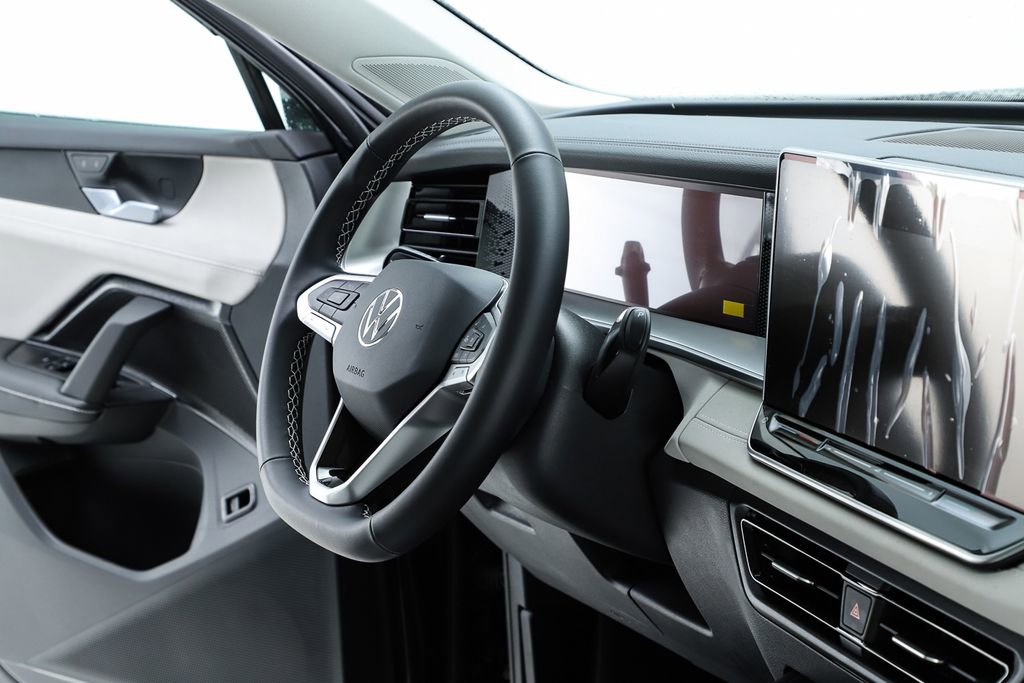 New 2026 Volkswagen Tiguan SE image 74