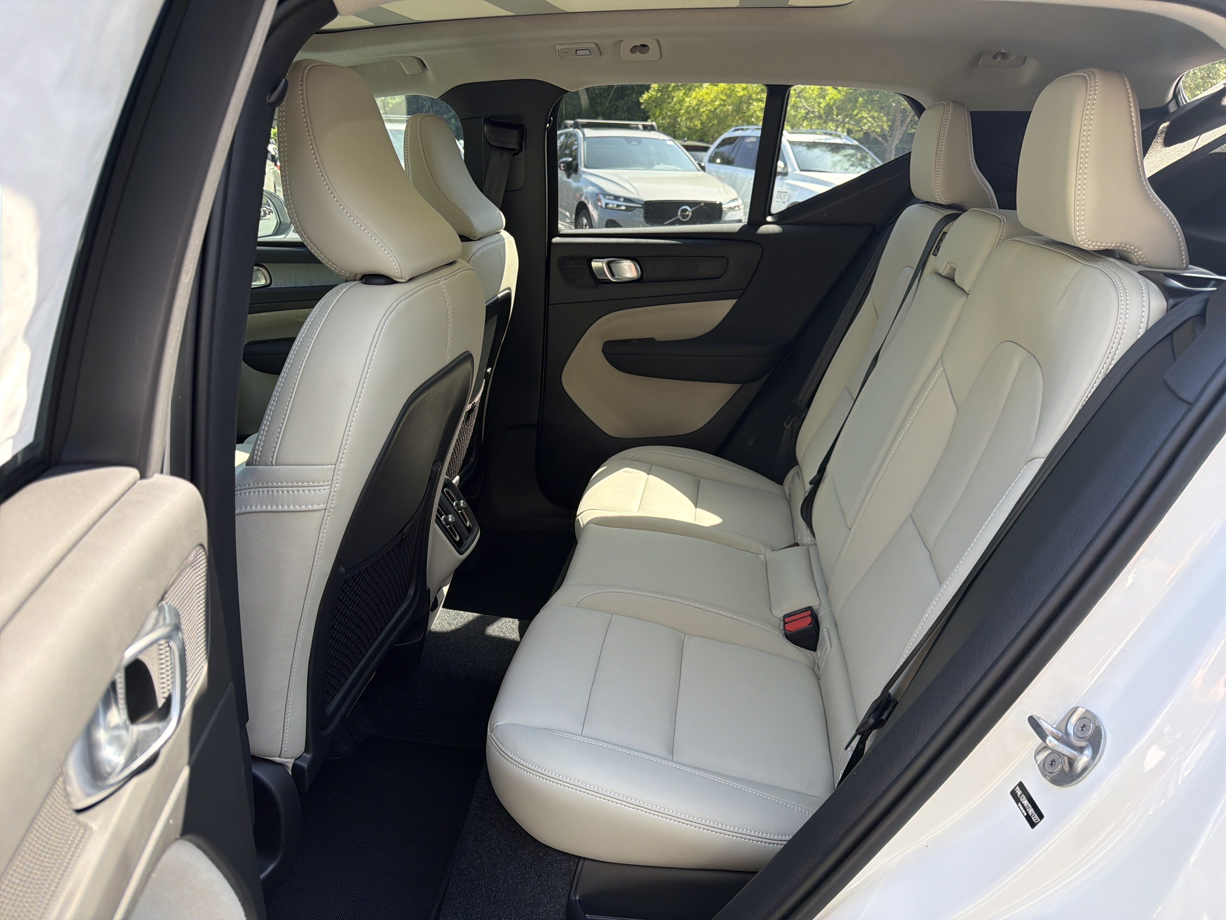 New 2026 Volvo XC40 B5 Ultra w/ Protection Package Premier AWD/4WD image 33