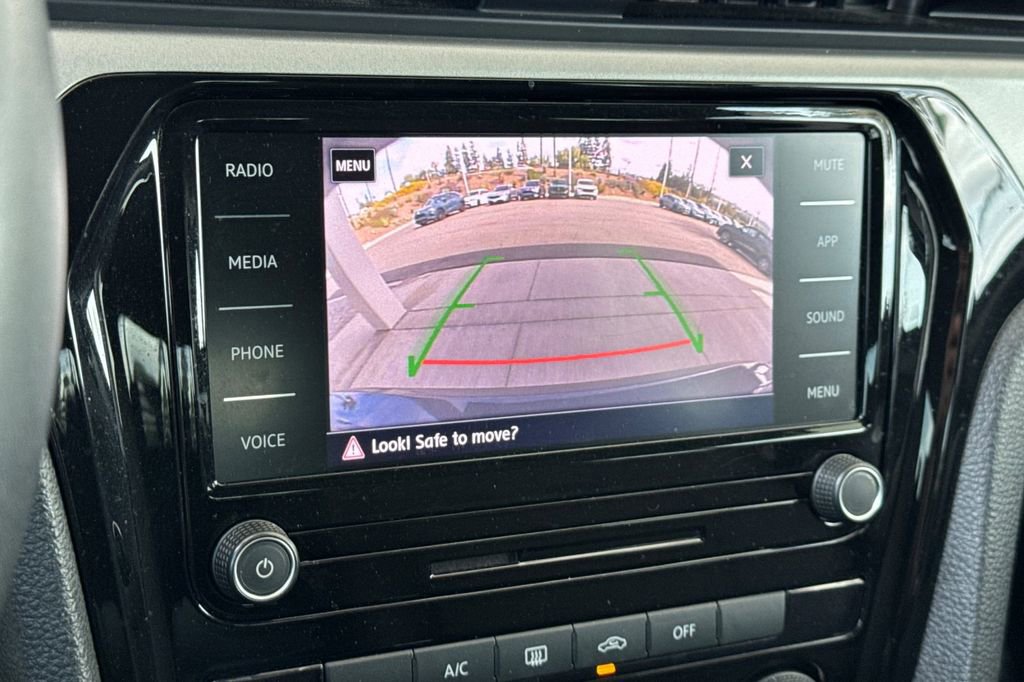 Used 2021 Volkswagen Passat 2.0T S FWD image 21