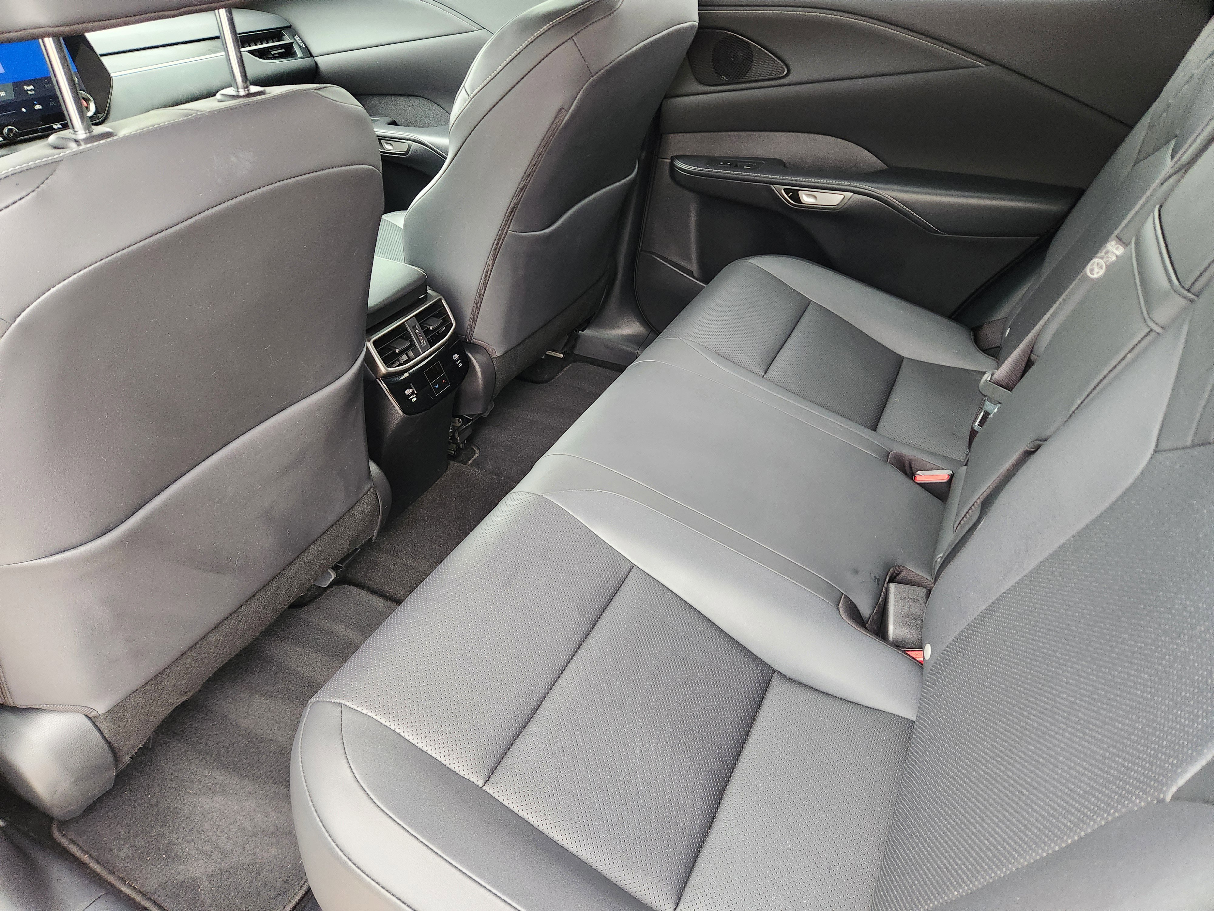 Used 2024 Lexus RX 350 Premium w/ Accessory Package (Z1) image 36