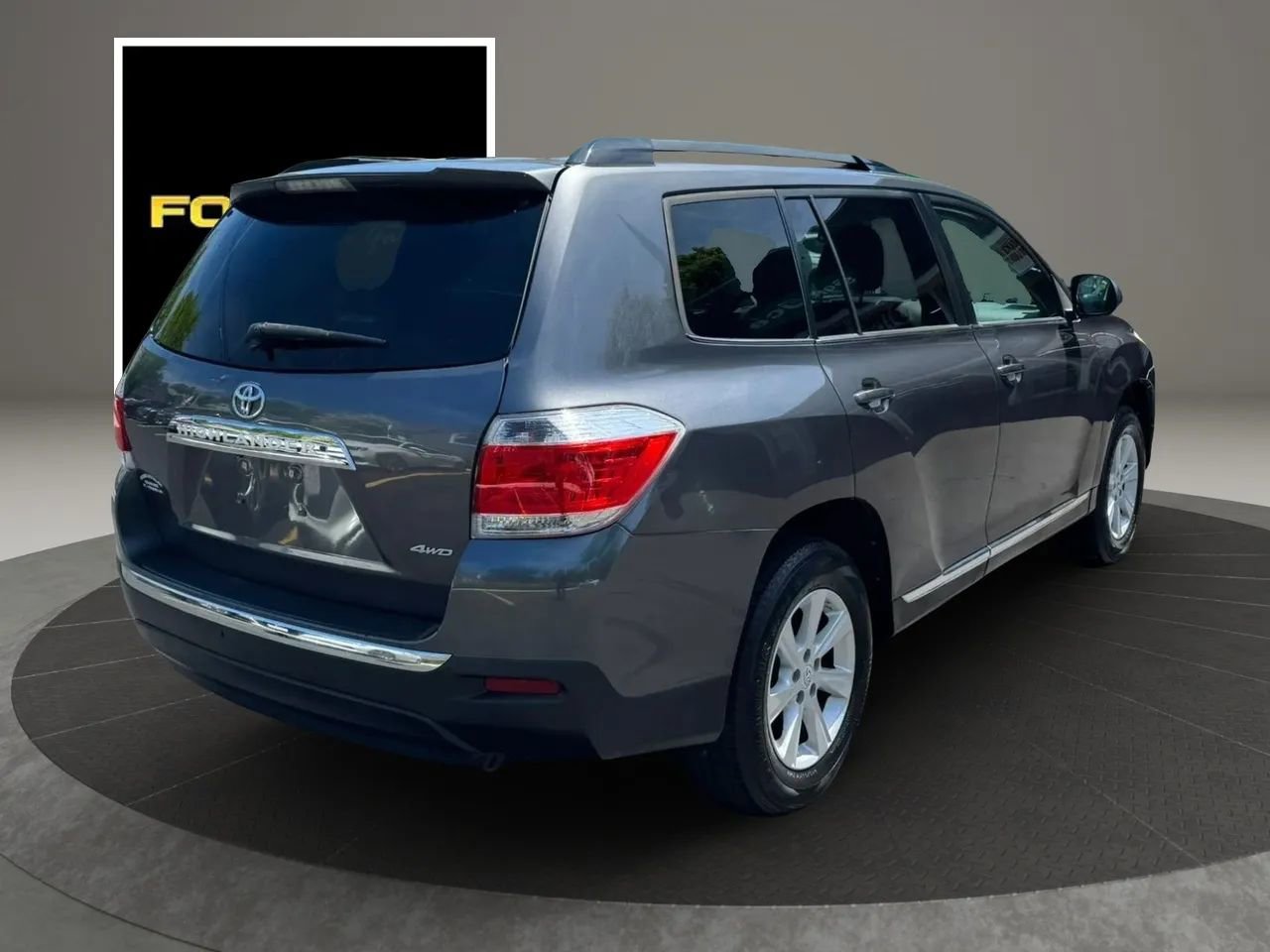 Used 2011 Toyota Highlander SE w/ Tow Pkg AWD/4WD image 5