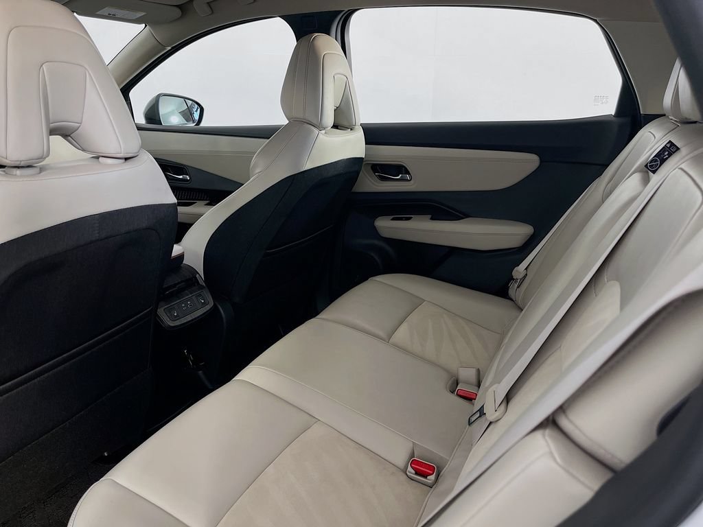 Used 2023 Nissan Ariya AWD image 32