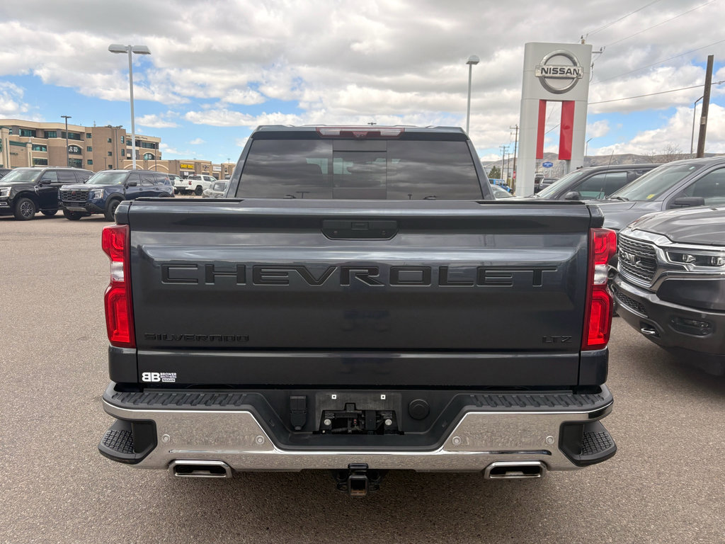 Used 2022 Chevrolet Silverado 1500 LTZ w/ LTZ Premium Package AWD/4WD image 4