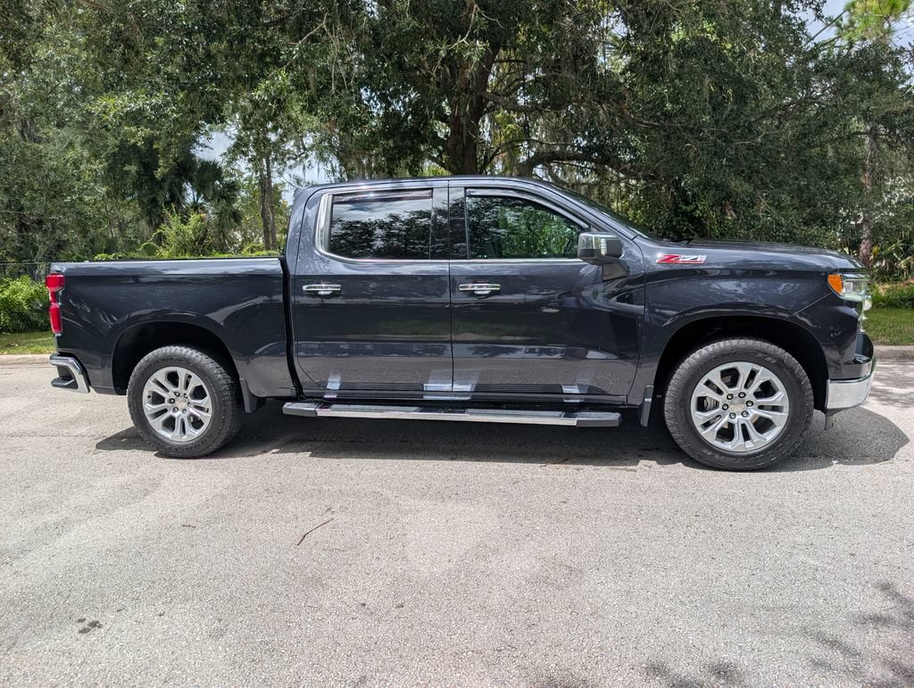 Used 2022 Chevrolet Silverado 1500 LTZ w/ Technology Package AWD/4WD image 10