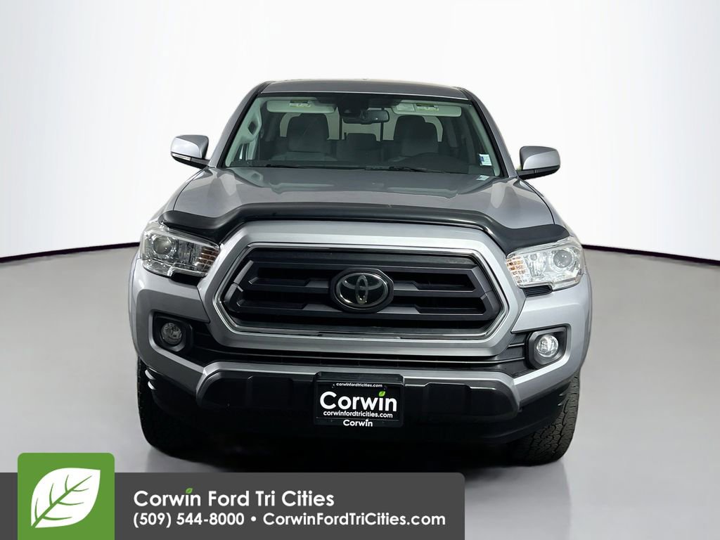 Used 2020 Toyota Tacoma SR5 AWD/4WD image 4