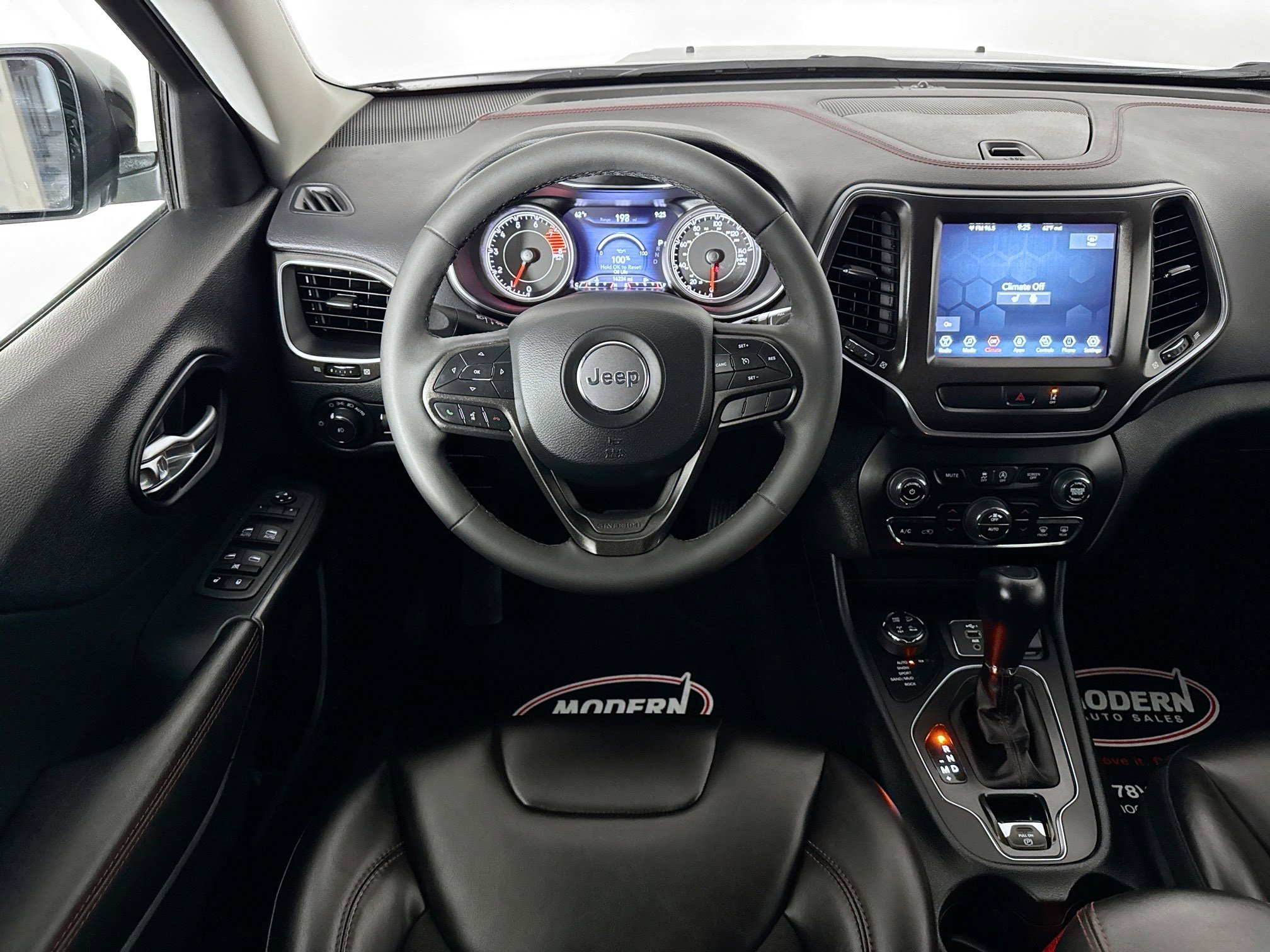 Used 2022 Jeep Cherokee Trailhawk image 19