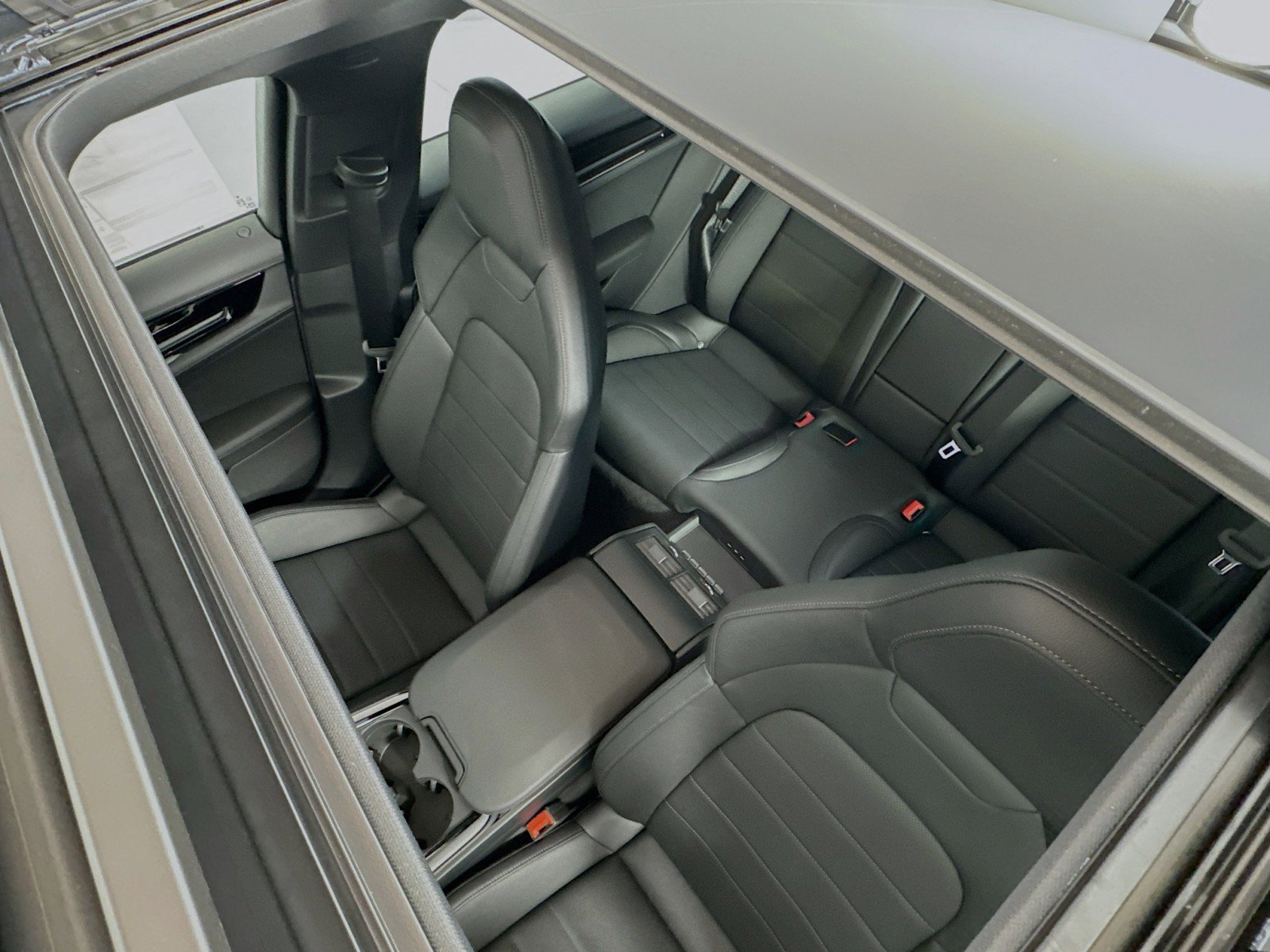 New 2025 Porsche Panamera image 20