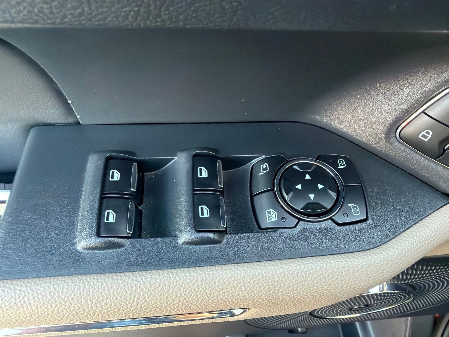 Used 2024 Ford Expedition Limited RWD image 14
