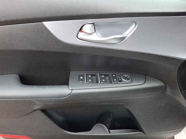 Used 2023 Kia Forte LXS w/ LXS Technology Package FWD image 12