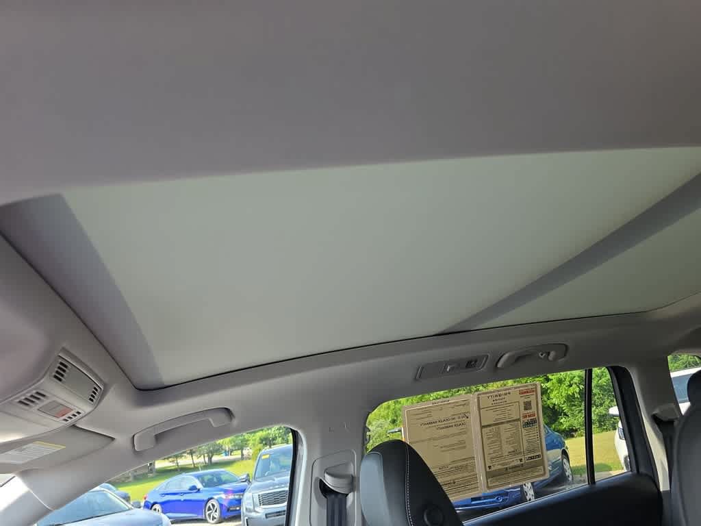 Used 2024 Volkswagen Tiguan SE w/ Panoramic Sunroof Package AWD/4WD image 25