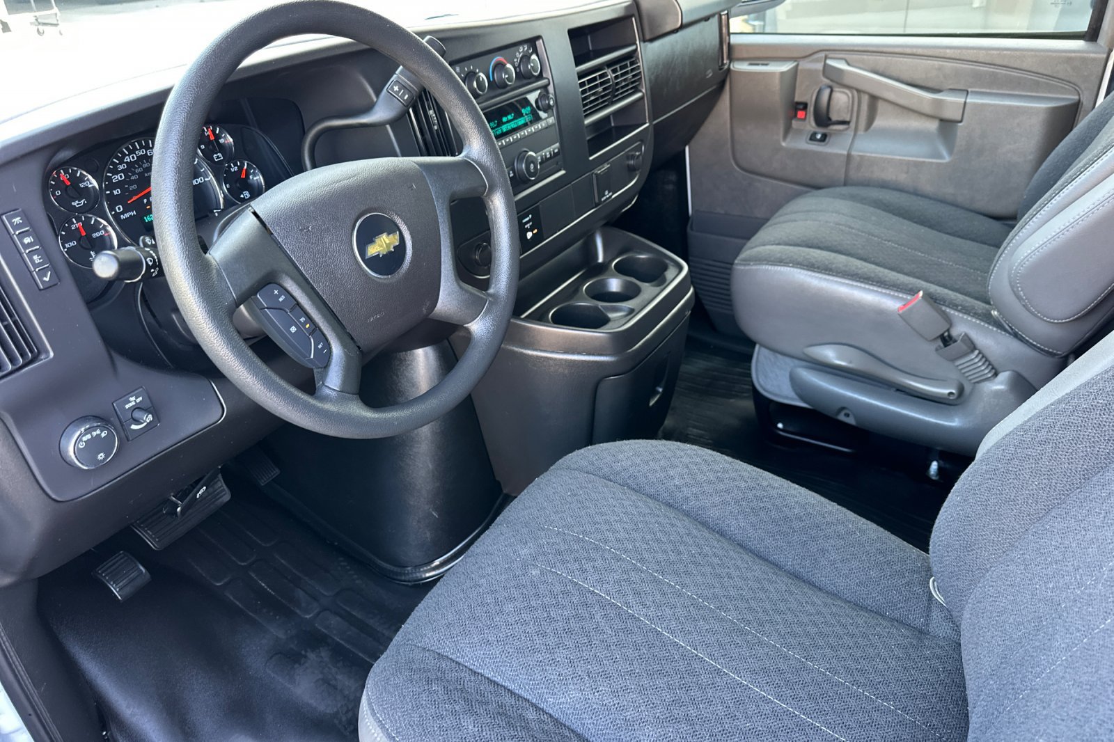 Used 2025 Chevrolet Express 2500 w/ Driver Convenience Package RWD image 10