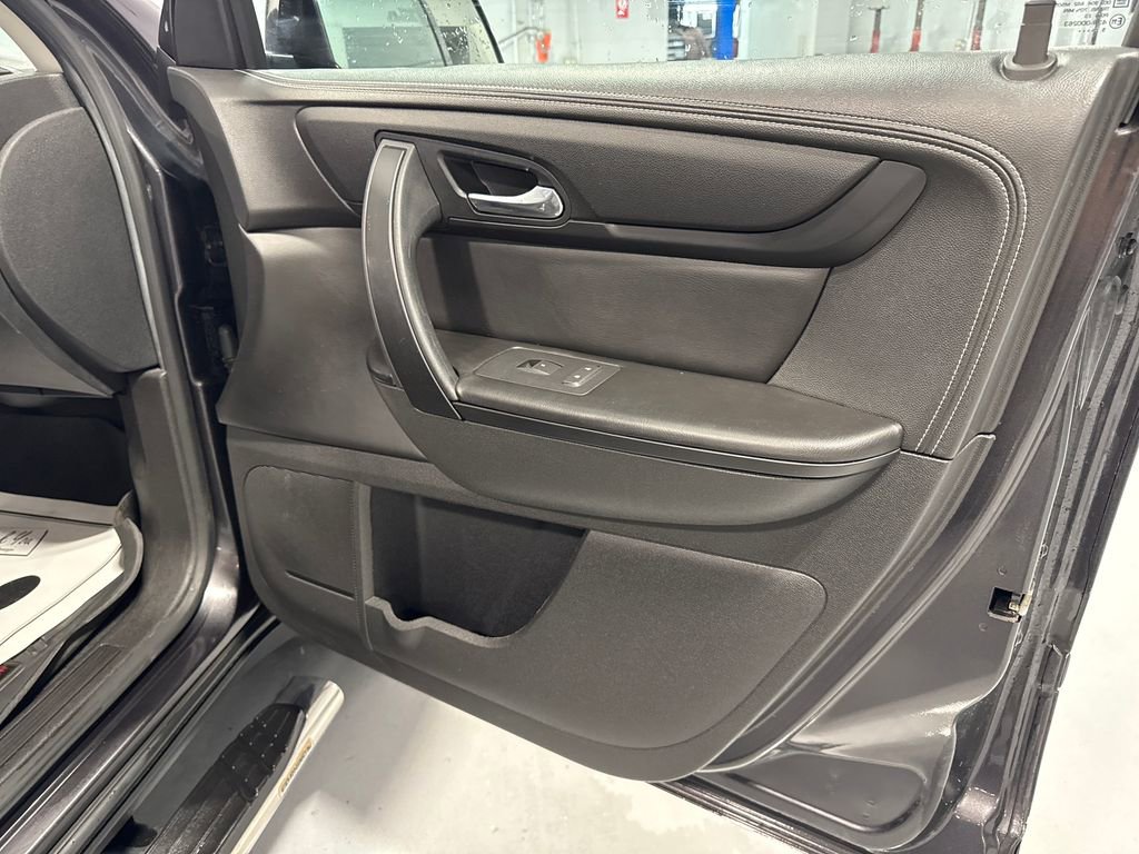 Used 2016 Chevrolet Traverse LT w/ Style and Technology Package AWD/4WD image 31