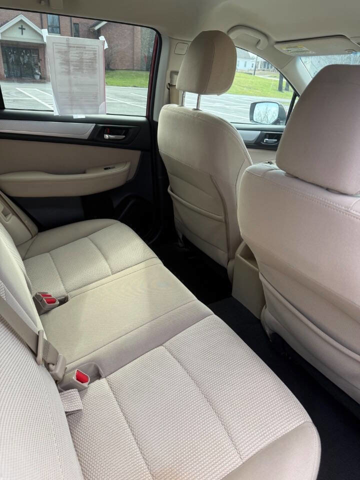 Used 2017 Subaru Outback 2.5i Premium image 12