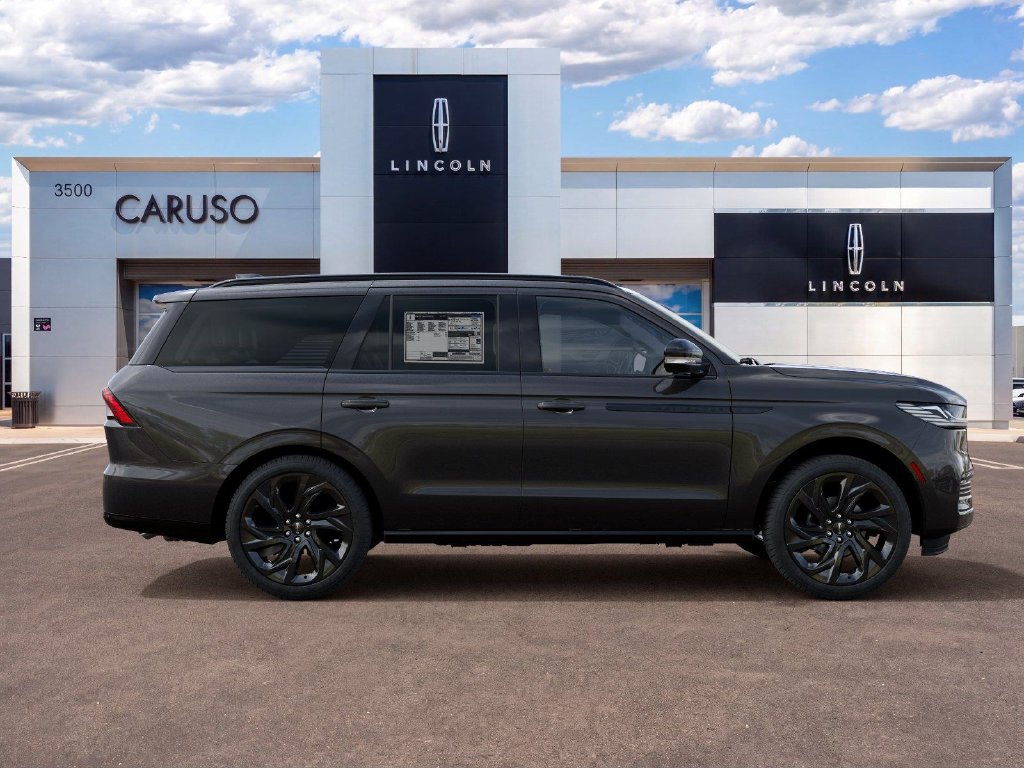 New 2027 Lincoln Navigator Reserve w/ Jet Appearance Package AWD/4WD image 5
