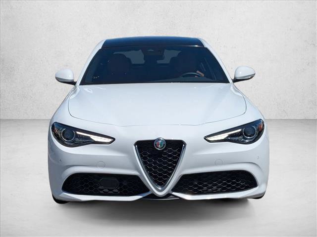 Used 2022 Alfa Romeo Giulia Ti RWD image 2