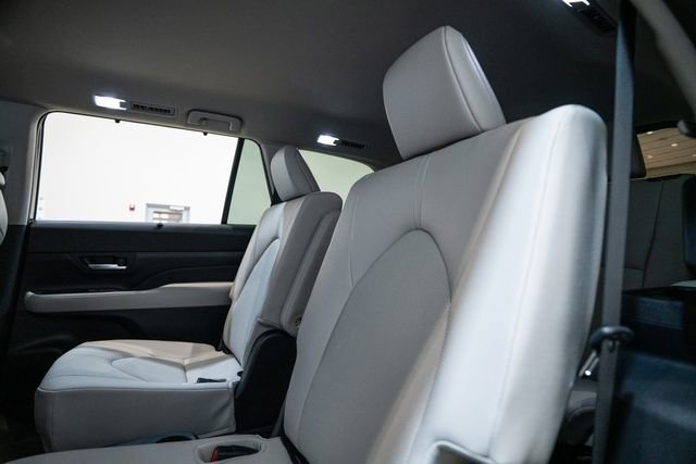 Used 2024 Toyota Grand Highlander AWD image 37