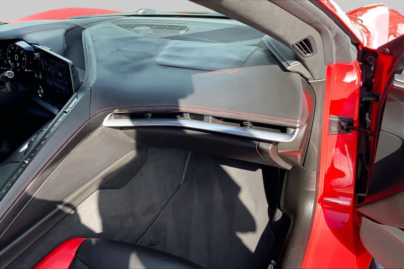 Used 2021 Chevrolet Corvette Stingray Premium Conv w/ Z51 Performance Package RWD image 16