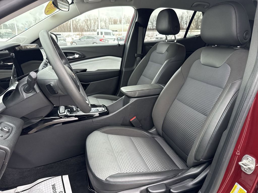 Used 2024 Chevrolet Trax LT image 13