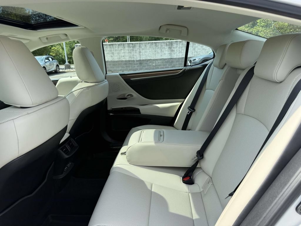 Used 2024 Lexus ES 350 w/ Premium Package FWD image 16
