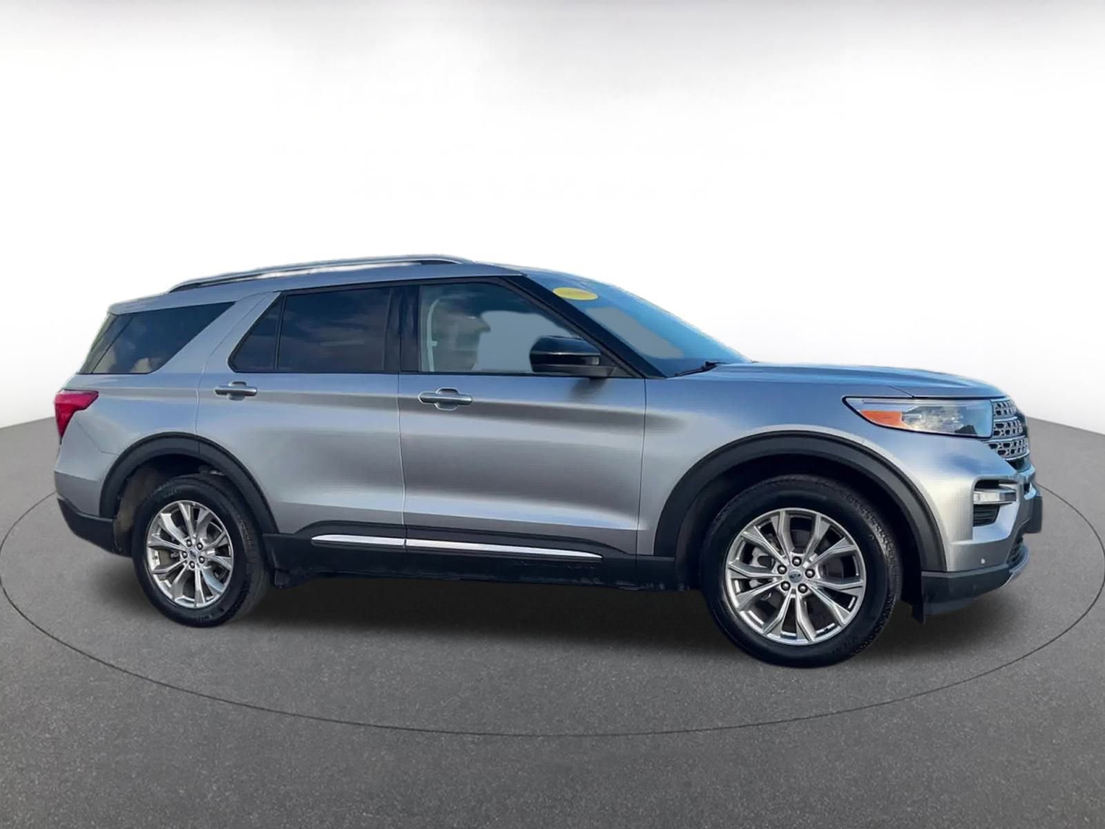 Used 2024 Ford Explorer Limited image 16