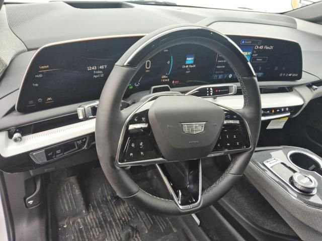 Certified 2025 Cadillac Optiq Luxury 2 w/ LPO, Floor Liner Package AWD/4WD image 9