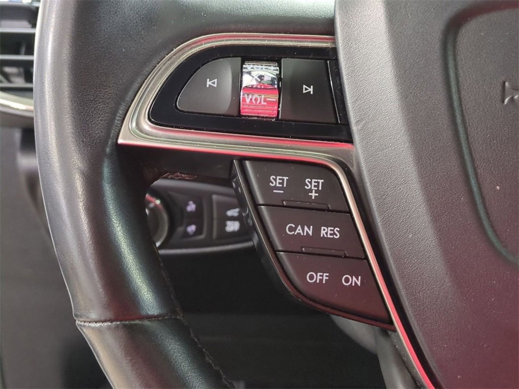 Certified 2020 Lincoln Nautilus Reserve image 23