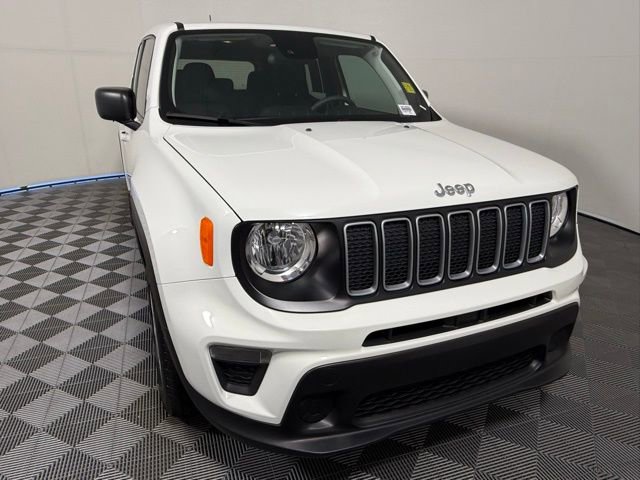 Used 2023 Jeep Renegade Latitude AWD/4WD image 8