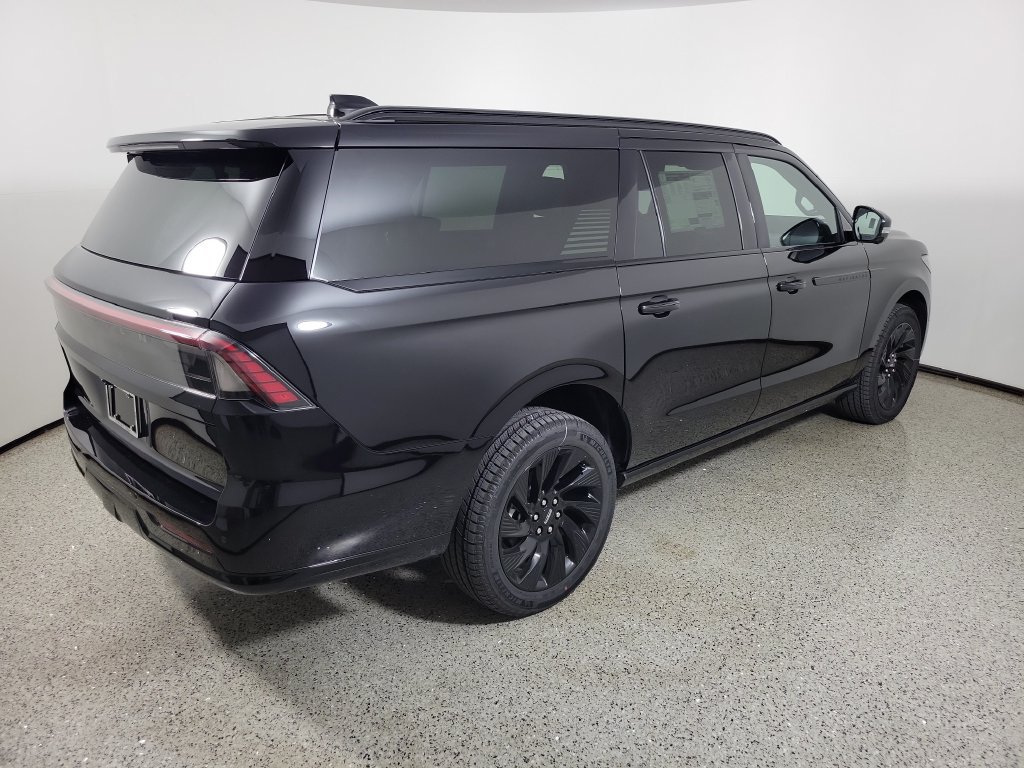 New 2027 Lincoln Navigator L Reserve w/ Jet Appearance Package RWD image 4