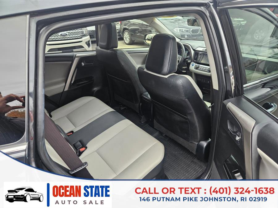 Used 2018 Toyota RAV4 Limited w/ Carpet Mat Package image 12