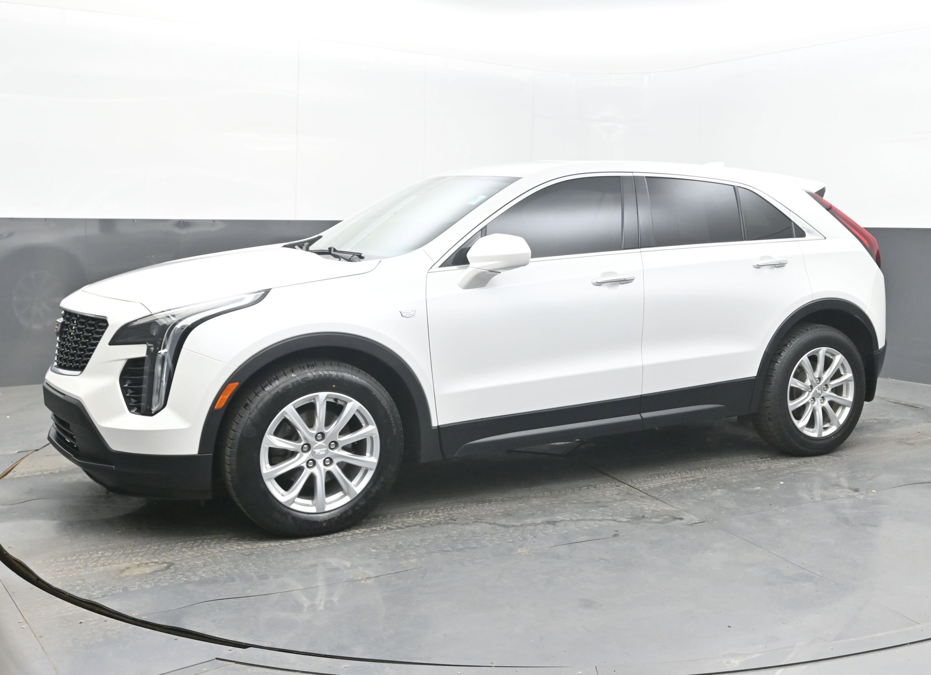 Used 2019 Cadillac XT4 Luxury FWD image 4