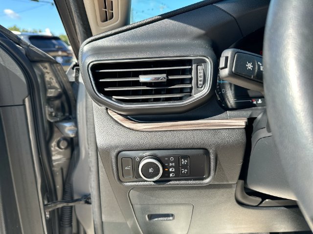 Used 2023 Ford Explorer Limited w/ Equipment Group 301A AWD/4WD image 22