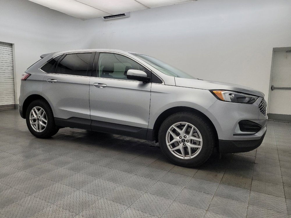 Used 2024 Ford Edge SEL image 11
