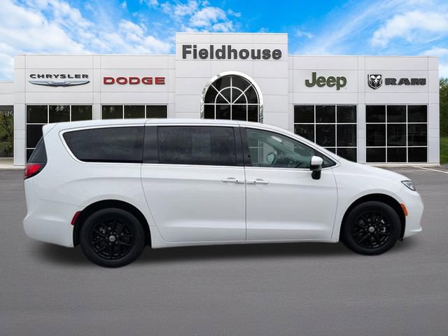 Used 2023 Chrysler Pacifica Touring-L FWD image 8