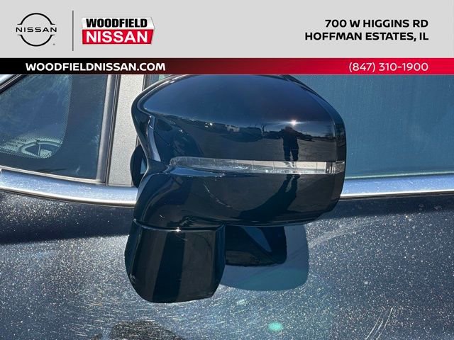 Used 2025 Chrysler Pacifica Select image 14