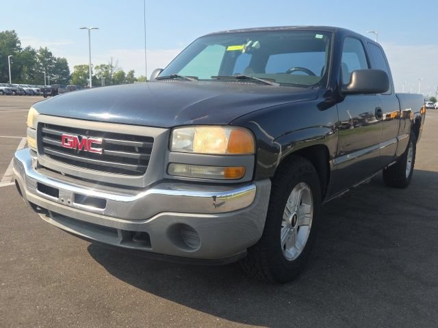 Used 2005 GMC Sierra 1500 W/T RWD image 2