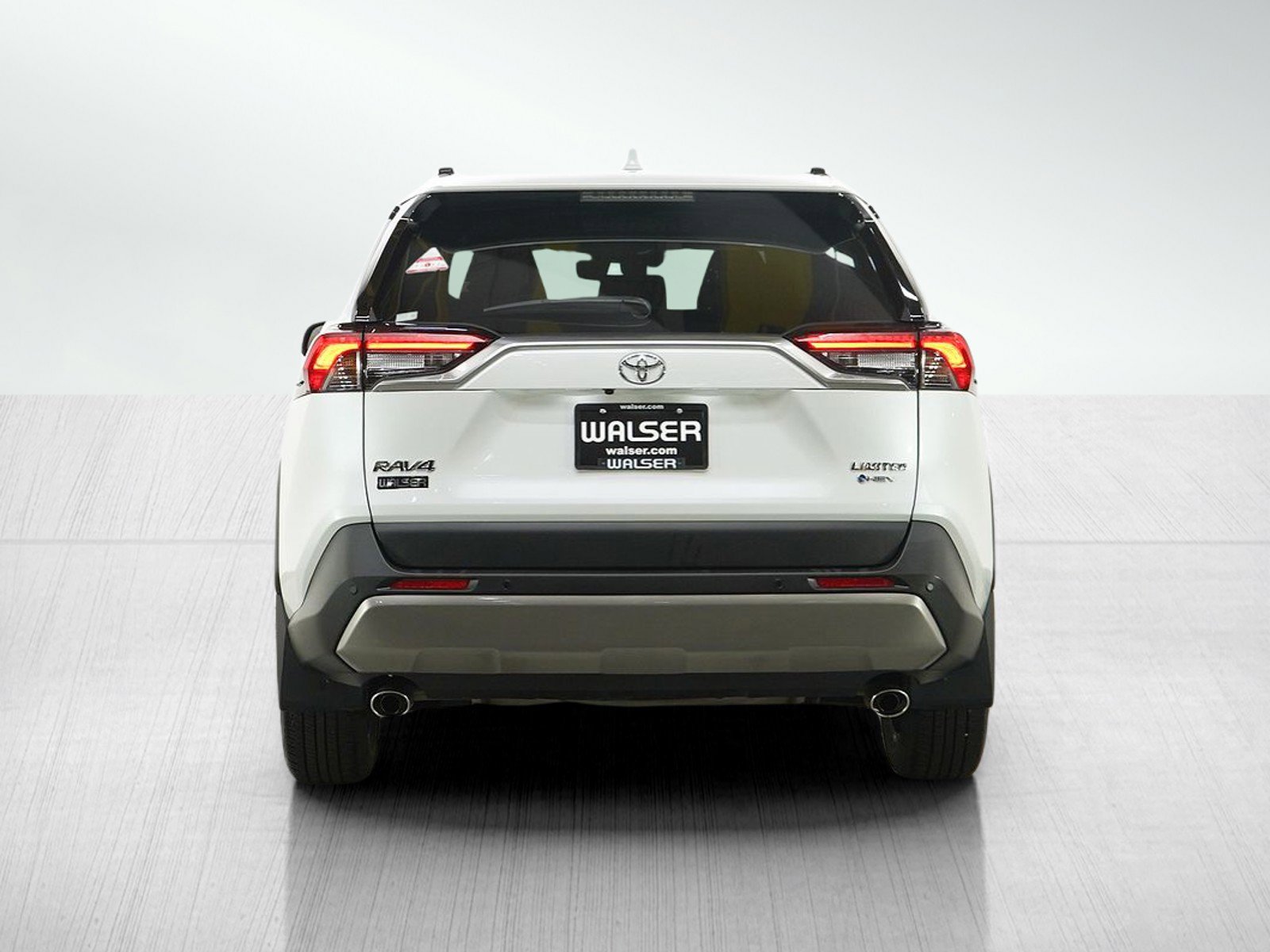 Used 2025 Toyota RAV4 Limited w/ Advanced Technology Package AWD/4WD image 4