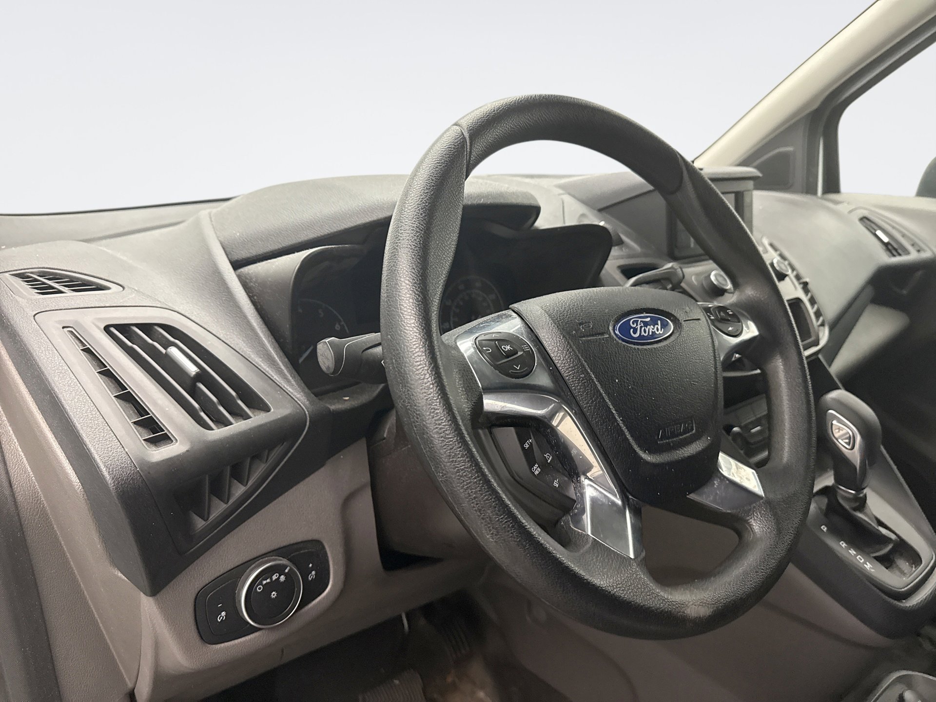 Used 2020 Ford Transit Connect XL image 7