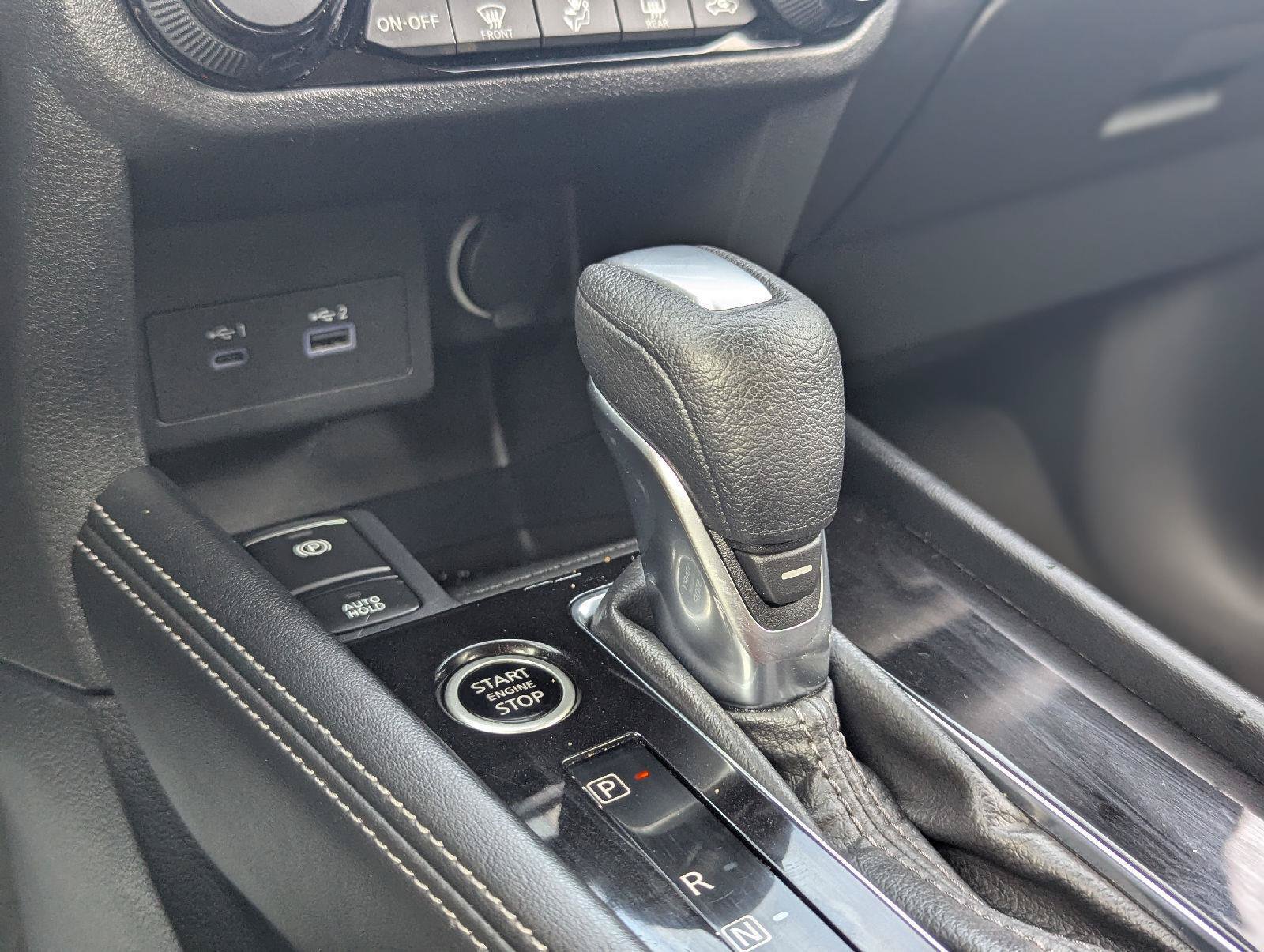 Used 2023 Nissan Kicks SR w/ Exterior Package FWD image 24