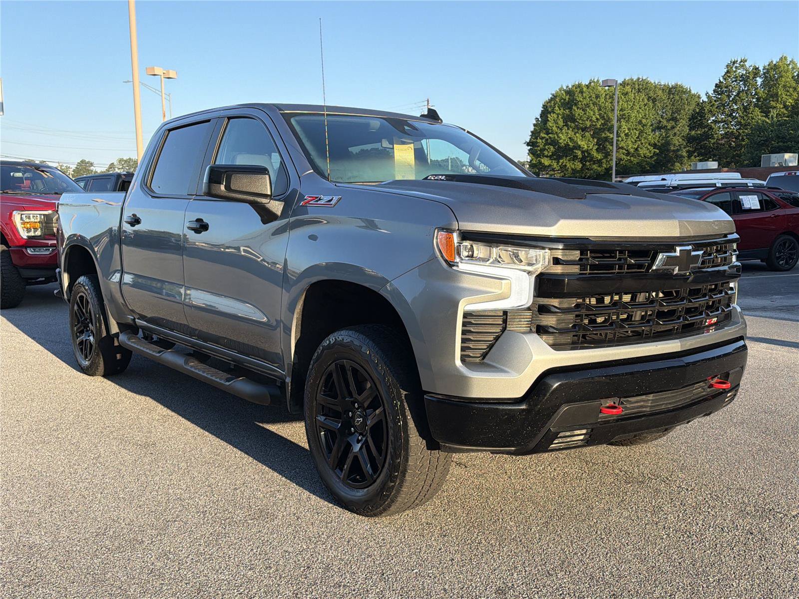 Used 2025 Chevrolet Silverado 1500 LT Trail Boss w/ Convenience Package II AWD/4WD image 3