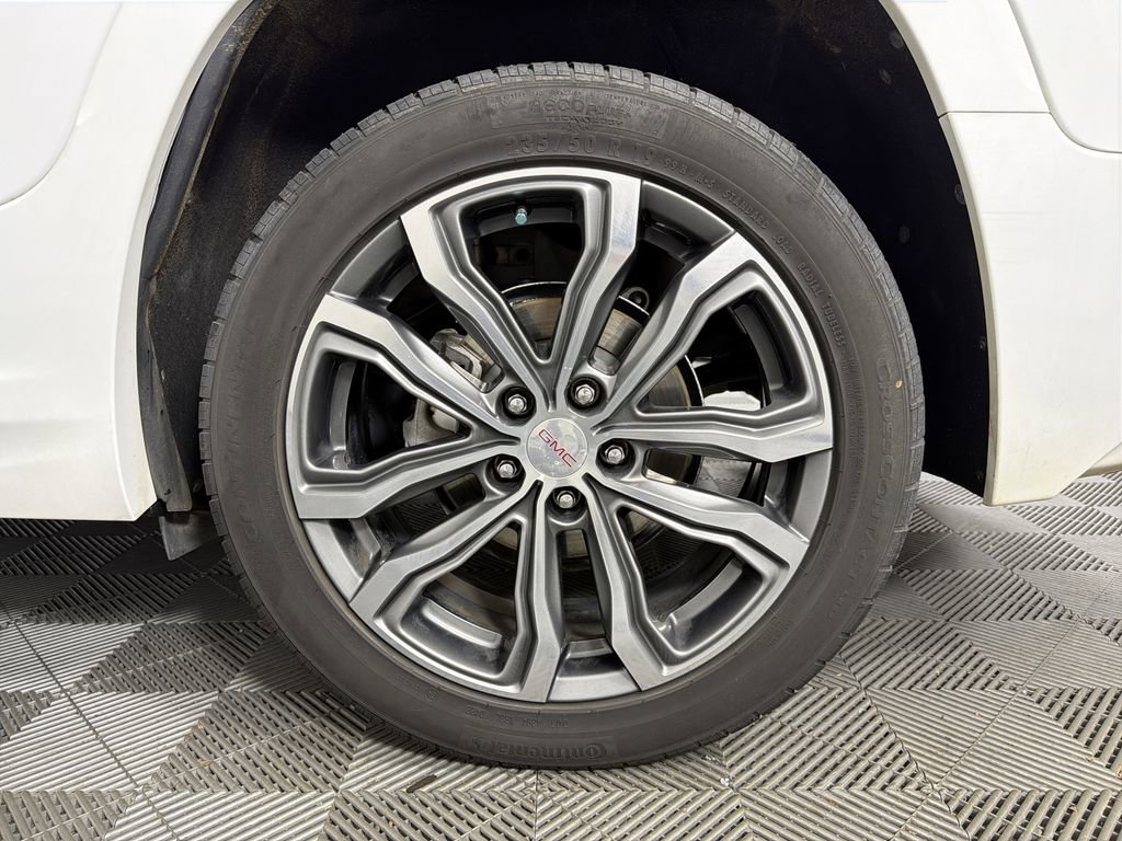 Used 2018 GMC Terrain Denali w/ Advanced Safety Package image 18