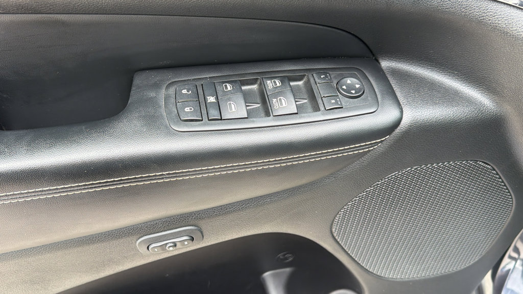 Used 2015 Jeep Grand Cherokee Limited w/ Luxury Group II AWD/4WD image 11