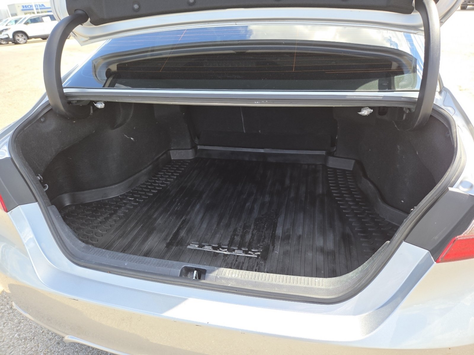 Used 2021 Toyota Camry SE FWD image 20